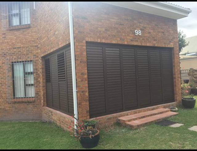 5 BEDROOM HOUSE FOR SALE IN SANDBAAI